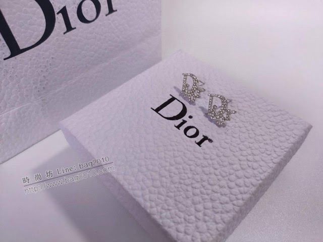 Dior飾品 迪奧經典熱銷款字母簡約耳釘  zgd1097